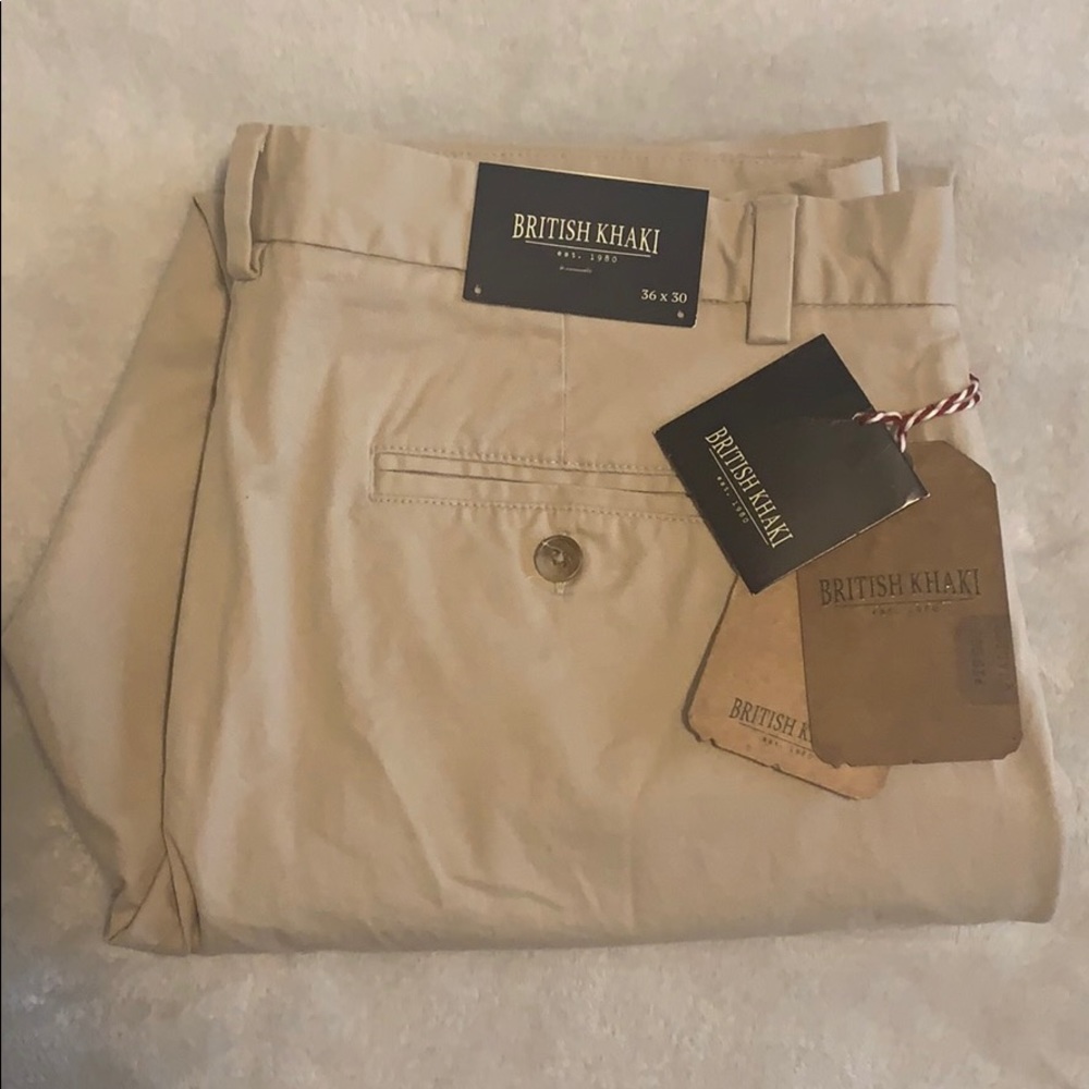 Men’s British Khaki Classic Fit pants 36” x 30”